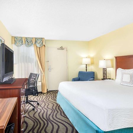 Baymont By Wyndham Savannah Midtown Exterior foto