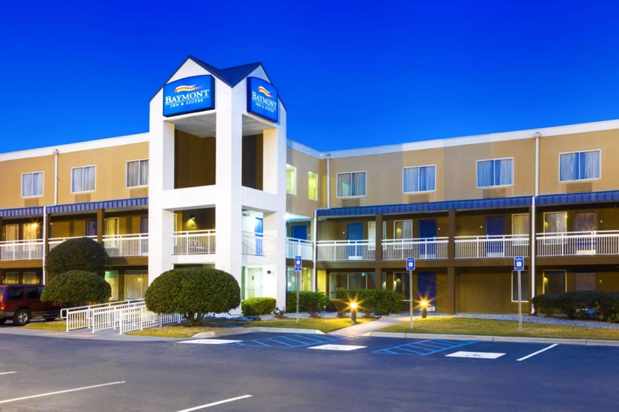 Baymont By Wyndham Savannah Midtown Exterior foto