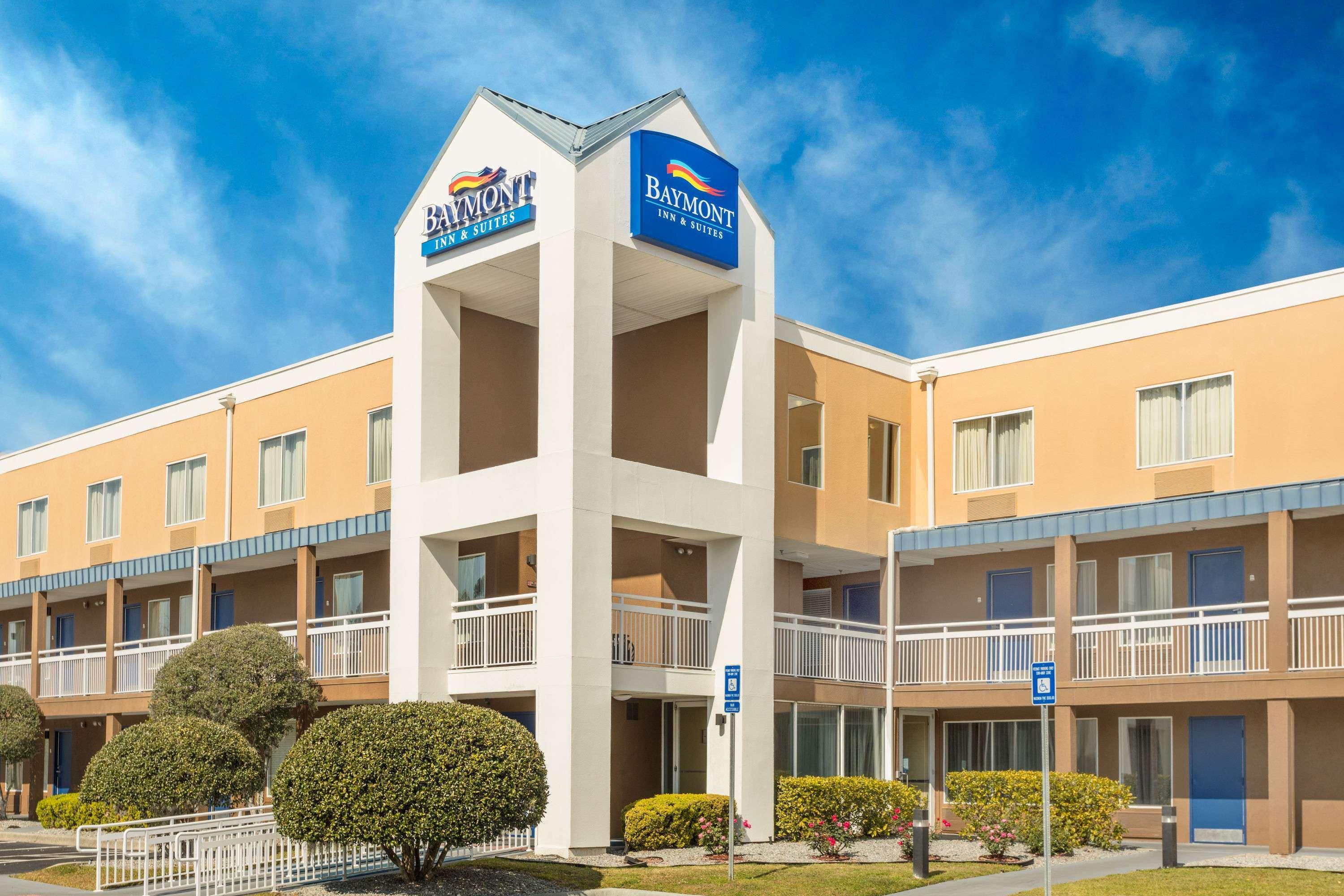 Baymont By Wyndham Savannah Midtown Exterior foto